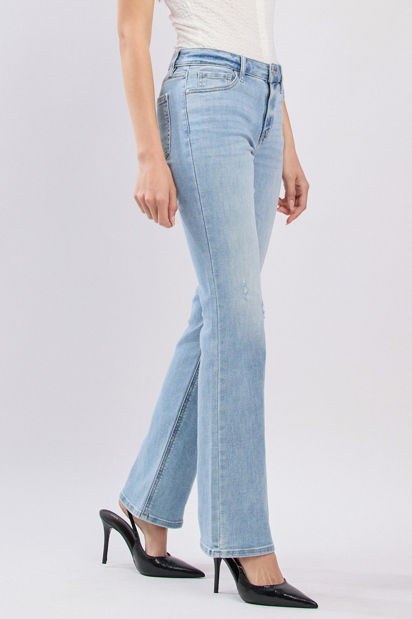 Eunina Imogen bootcut jeans in Drift exude boho coastal charm, perfect for pairing with Larrea Cove's flowy tops and peasant dresses.