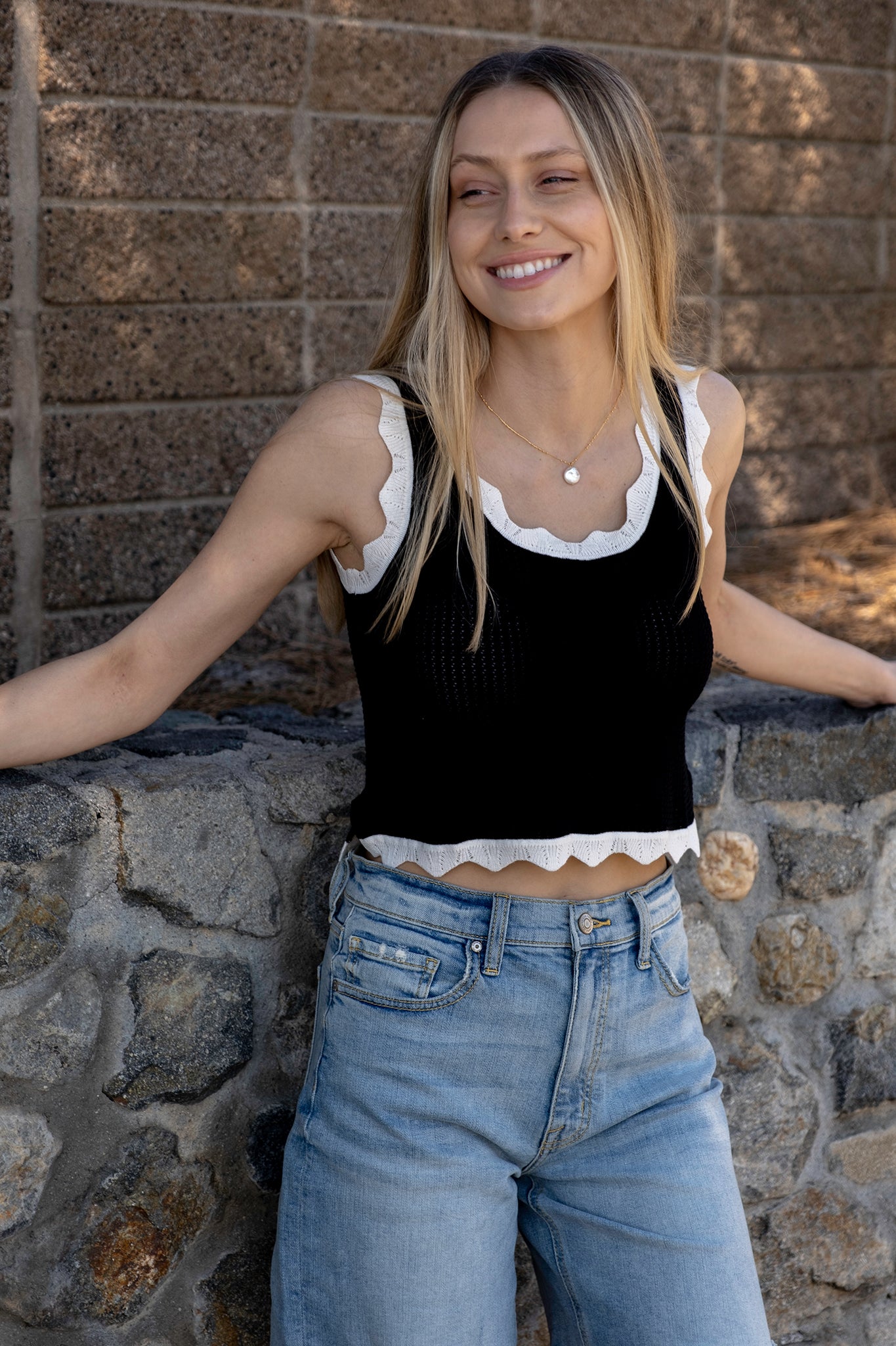 Cropped Scallop Knit Tank in Black