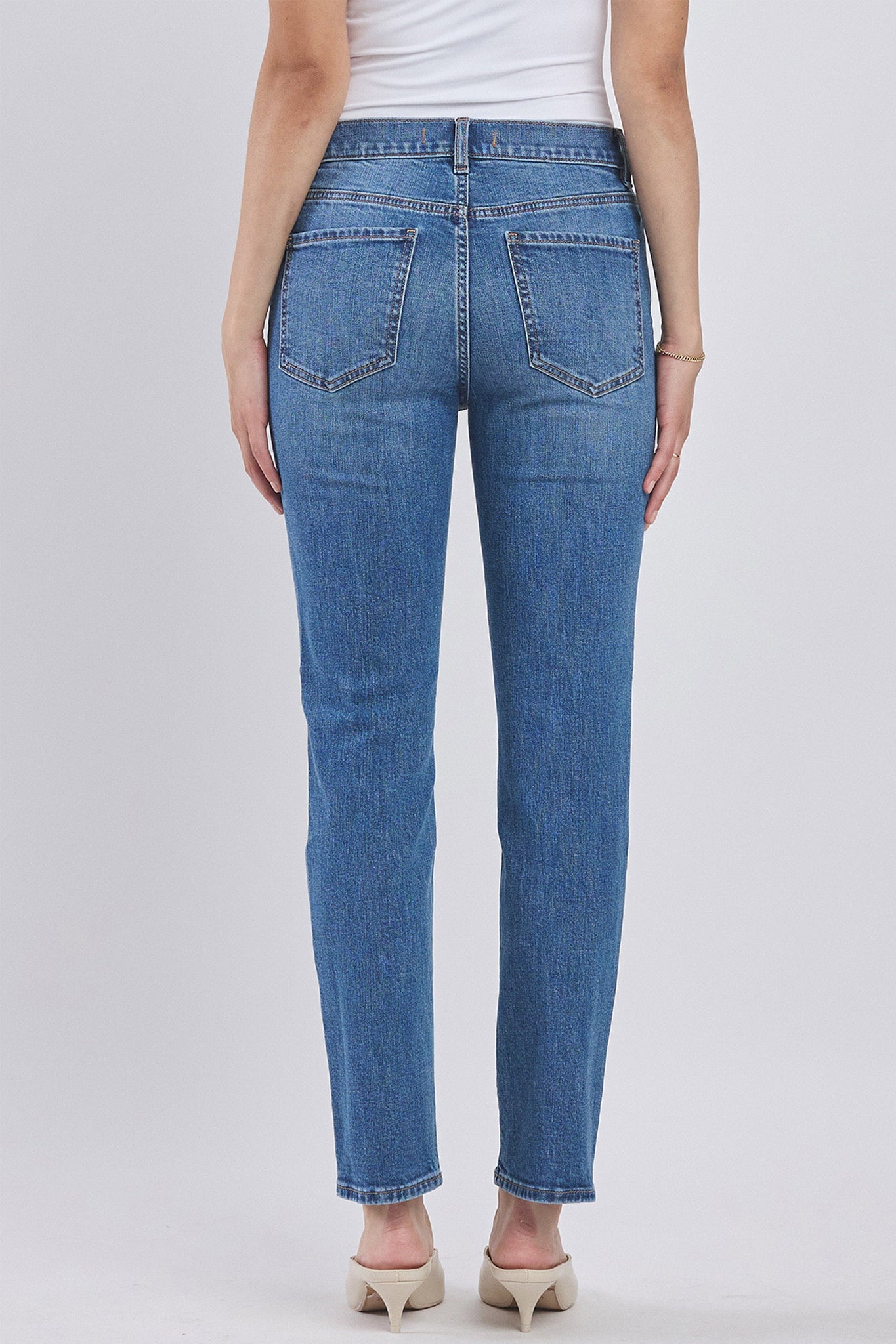 Eunina Gina slim straight jeans in Plumes feature a boho coastal vibe, ideal for laid-back beach strolls or city adventures.