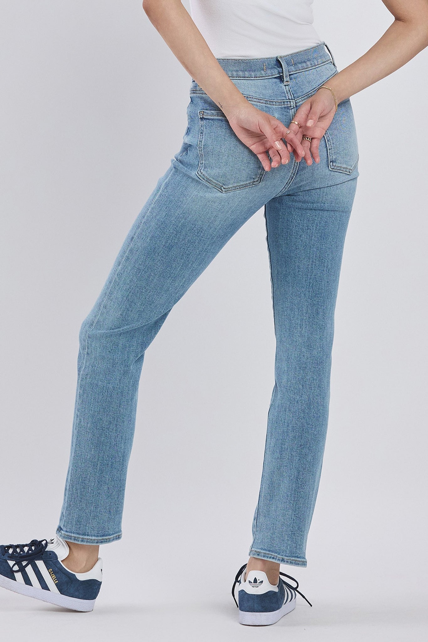Eunina Luna slim straight jeans in Shoreline, embodying Larrea Cove's boho aesthetic, perfect for a relaxed coastal vibe.
