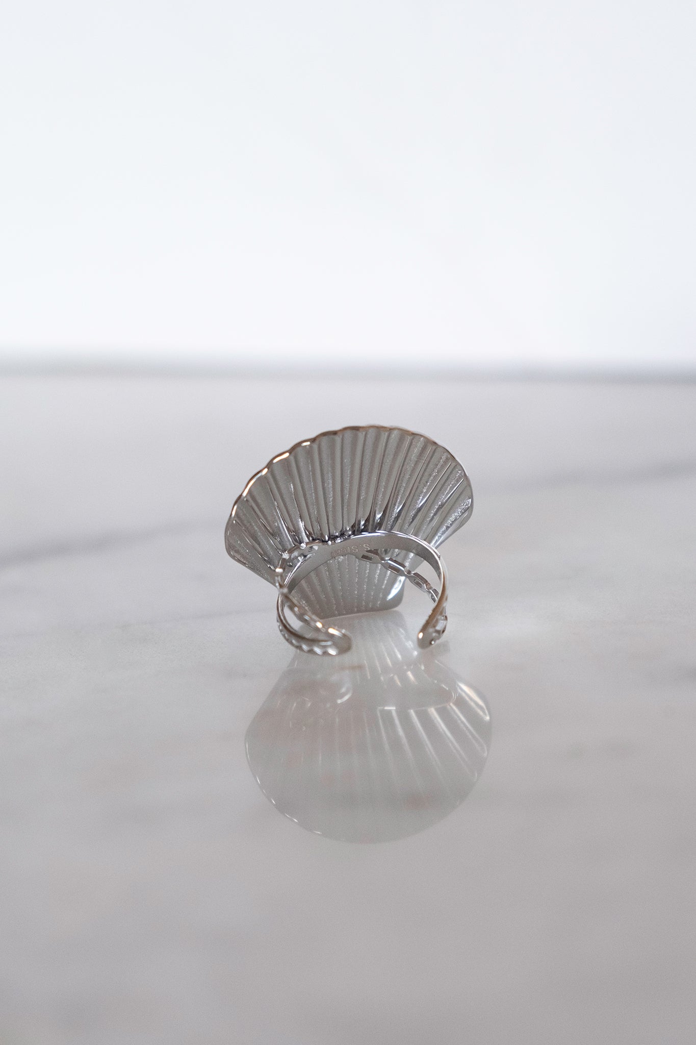 Shell Ring in Silver