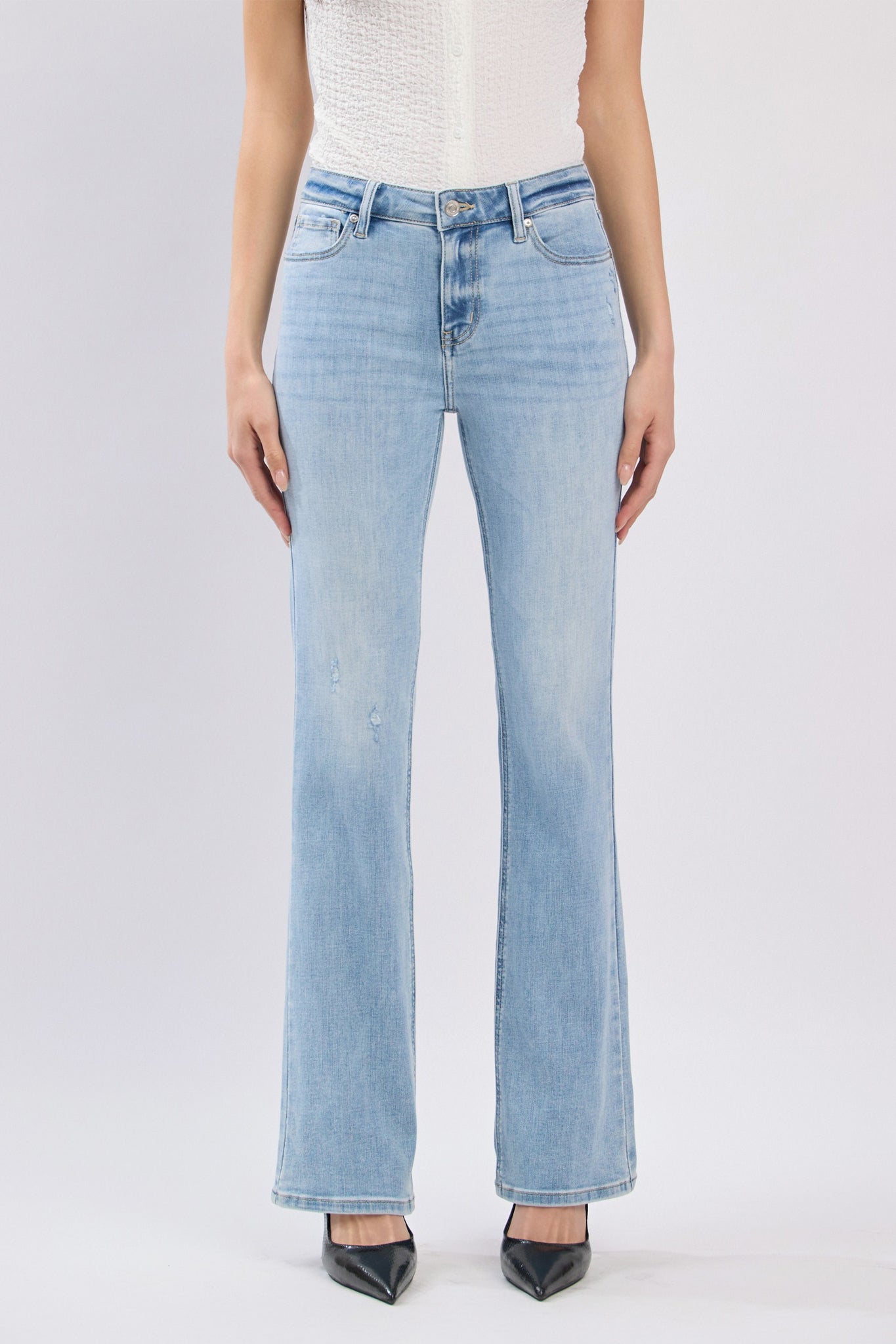 Eunina Imogen bootcut jeans in Drift embrace a boho coastal vibe with their vintage-inspired wash and flattering silhouette.