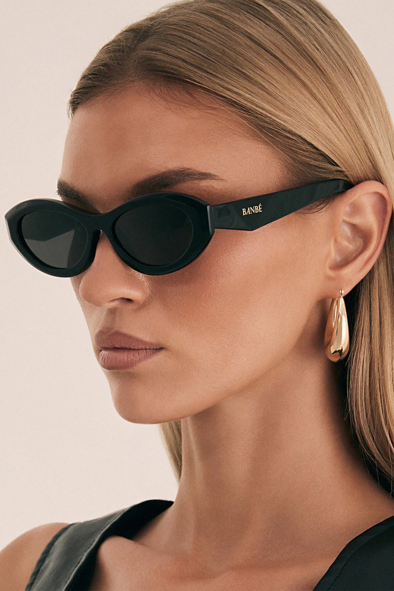The Selita in Black Jet