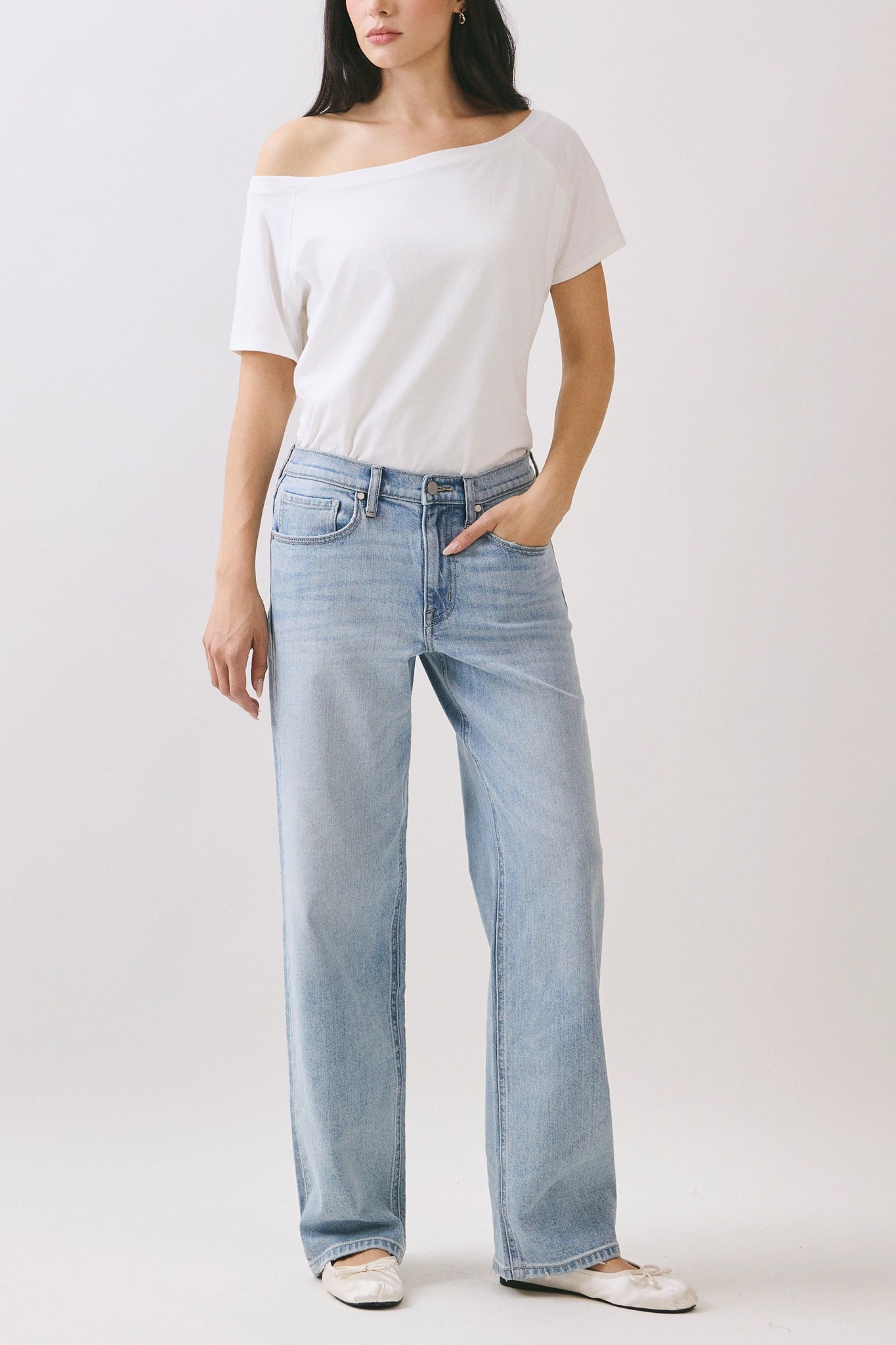 Eunina Atria Relaxed Straight Jeans in Moonlit