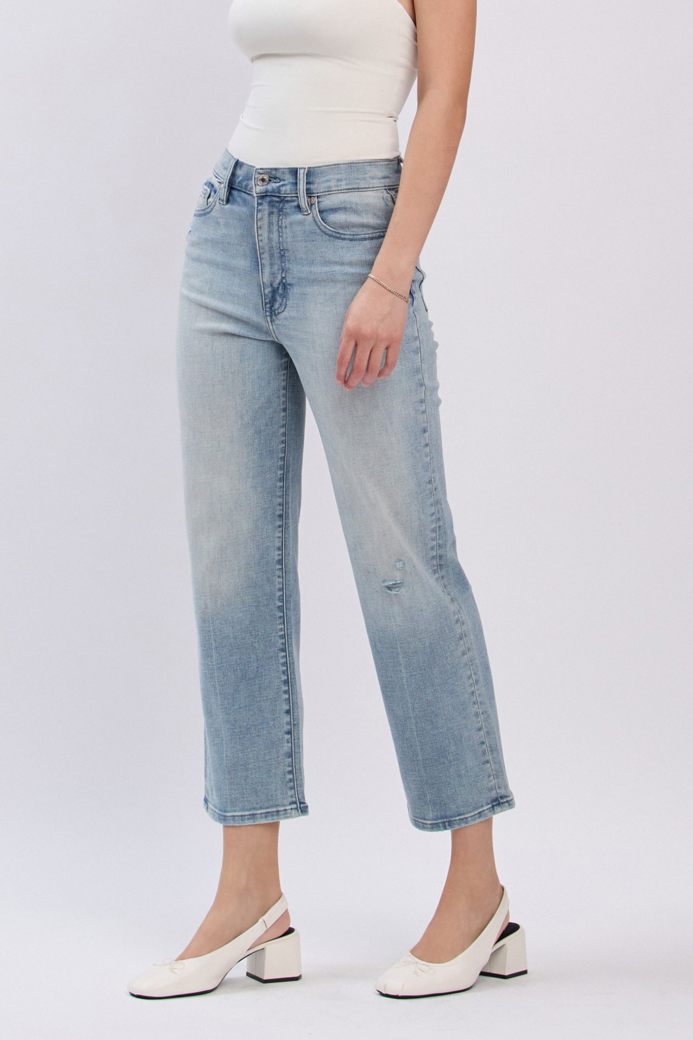 Eunina Dawn wide-leg jeans in Mariposa Lily offer a boho coastal vibe, perfect for effortless, chic summer style at Larrea Cove.
