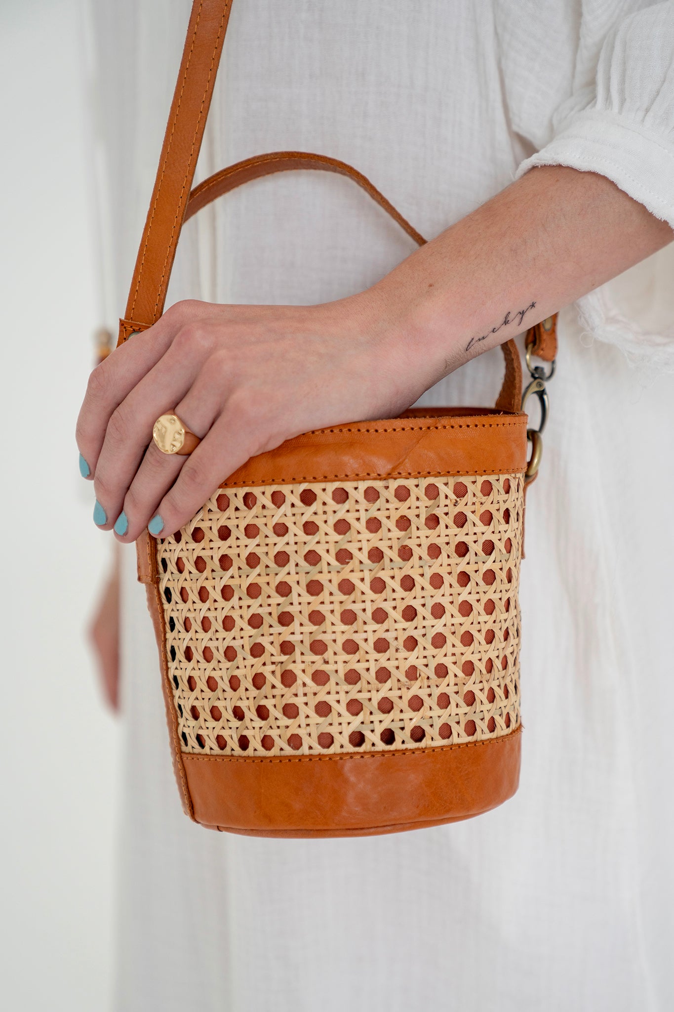 Imut Bucket Bag