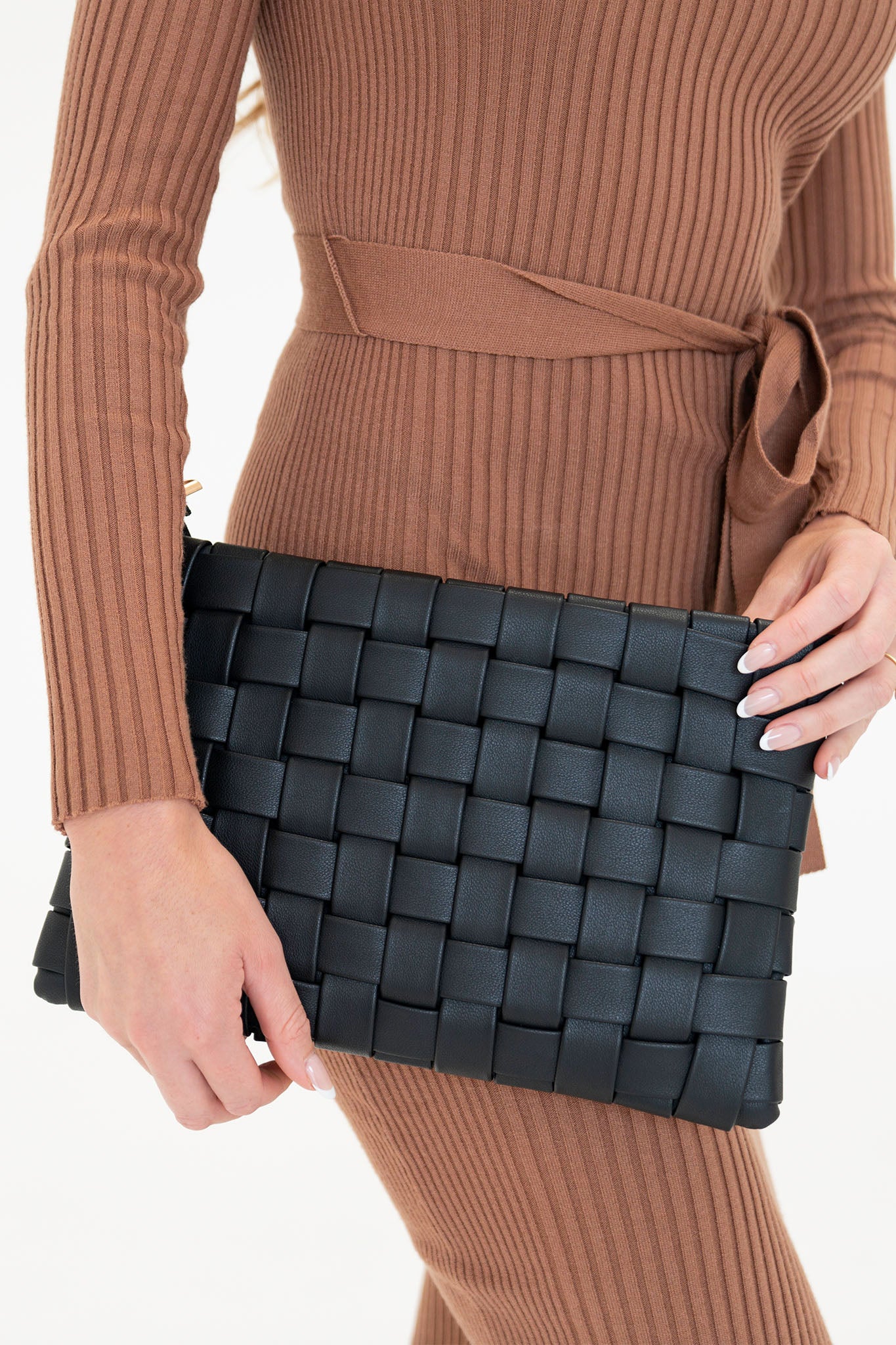 Keen Woven Clutch in Black