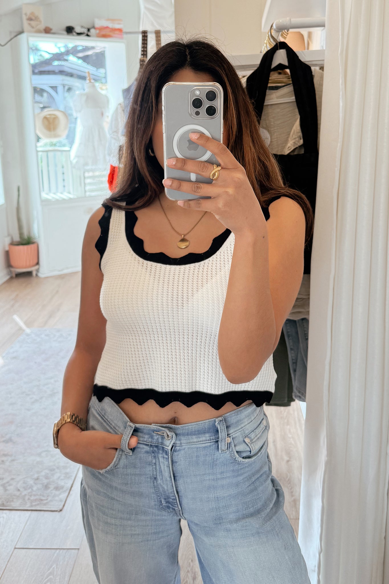 Cropped Scallop Knit Tank Top in White