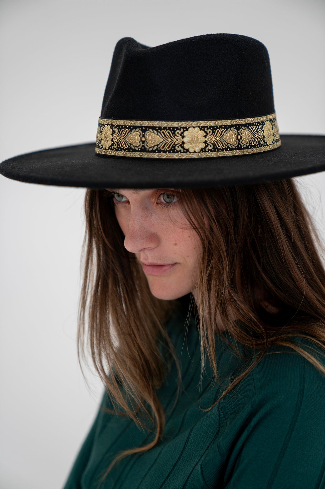 Soloman Pattern Stripe Hat in Black