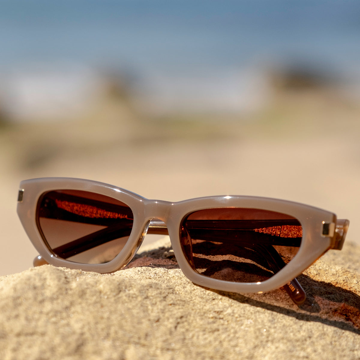 New in case- banbe eyewear the erin sunglasses taupe Banbe The Erin - AirRobe main image 2
