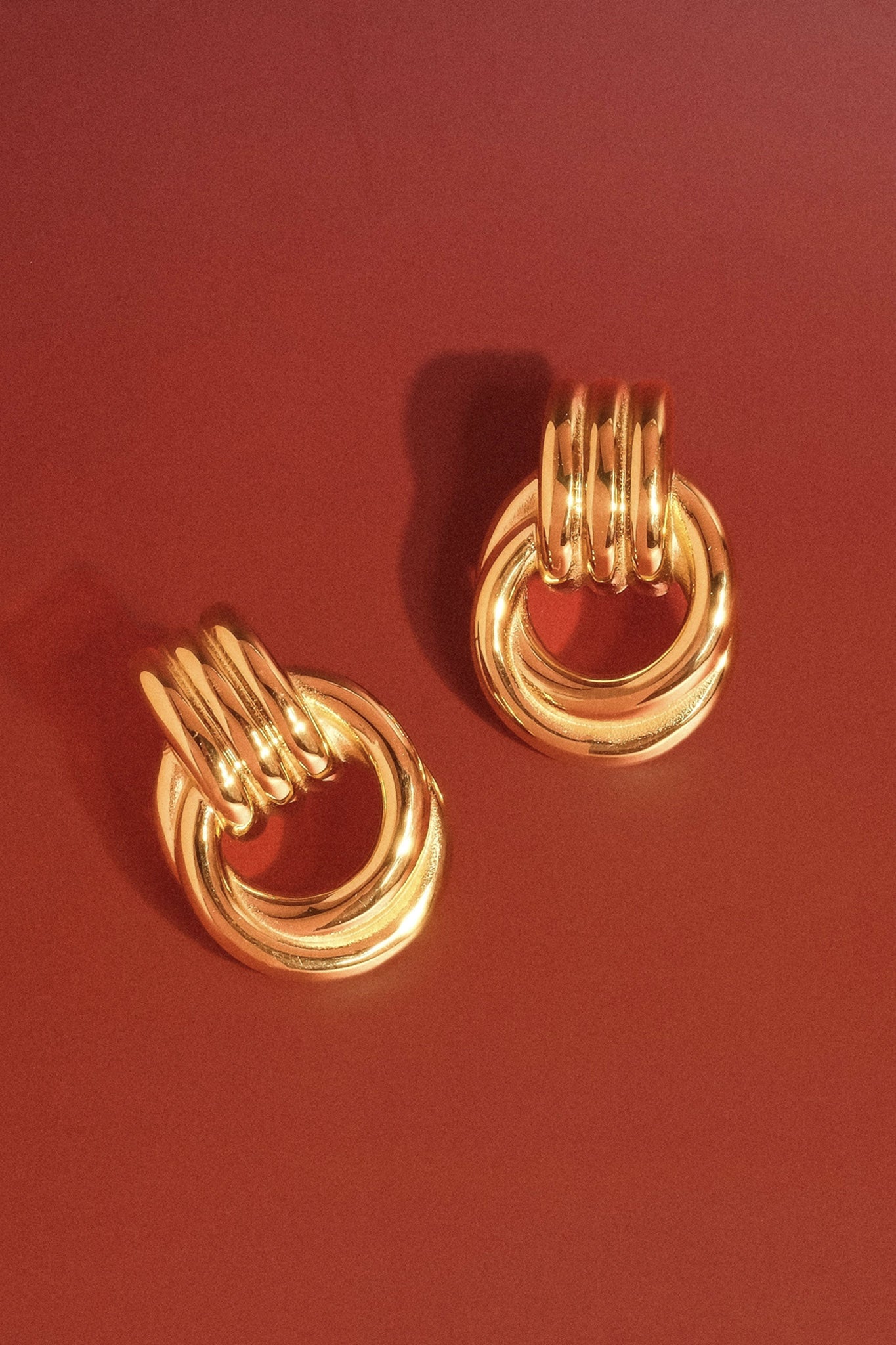 Double Knot Earring in Yellow Gold