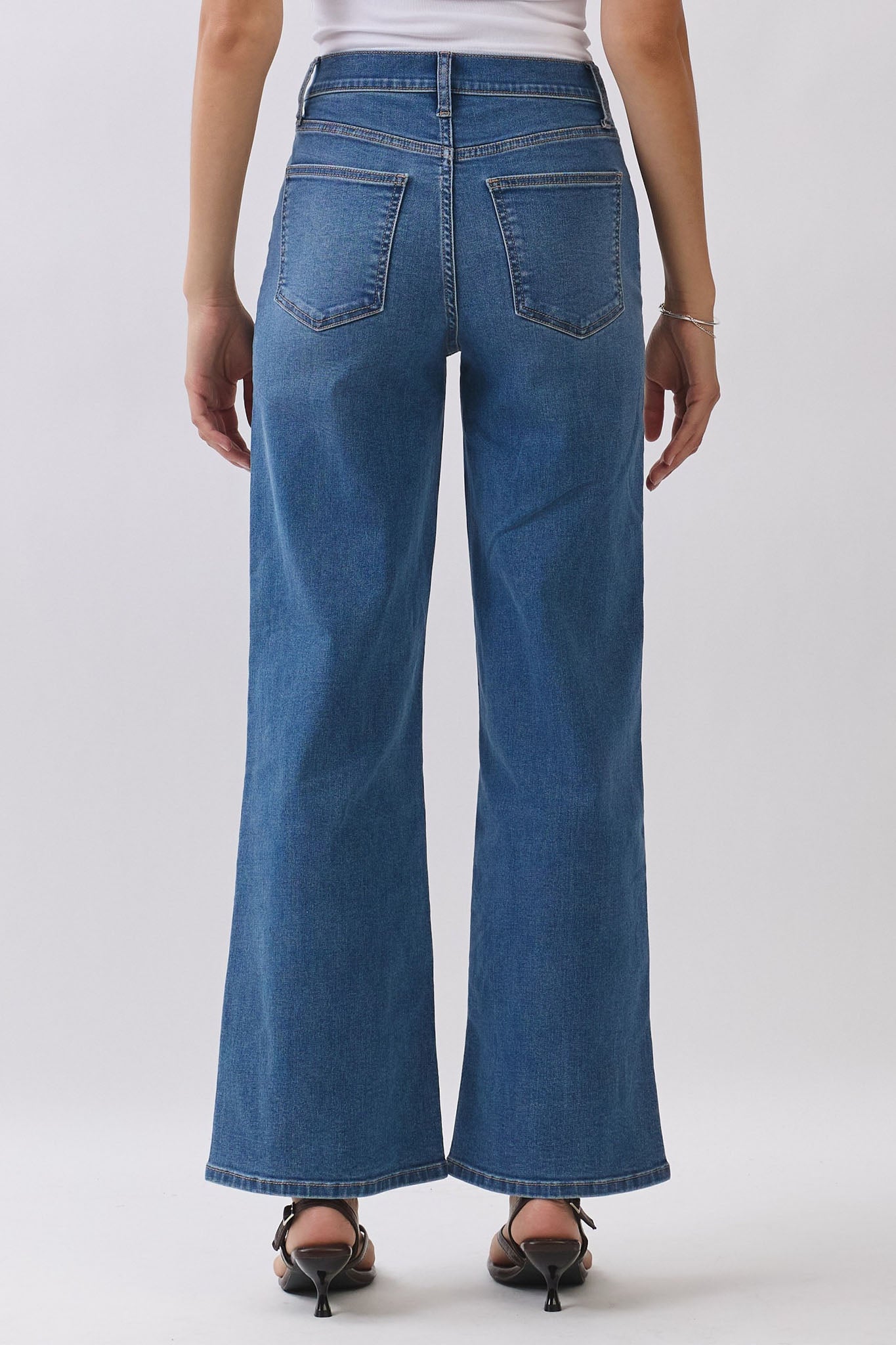 Eunina Dane Wide Leg Jeans in Canyon Blue