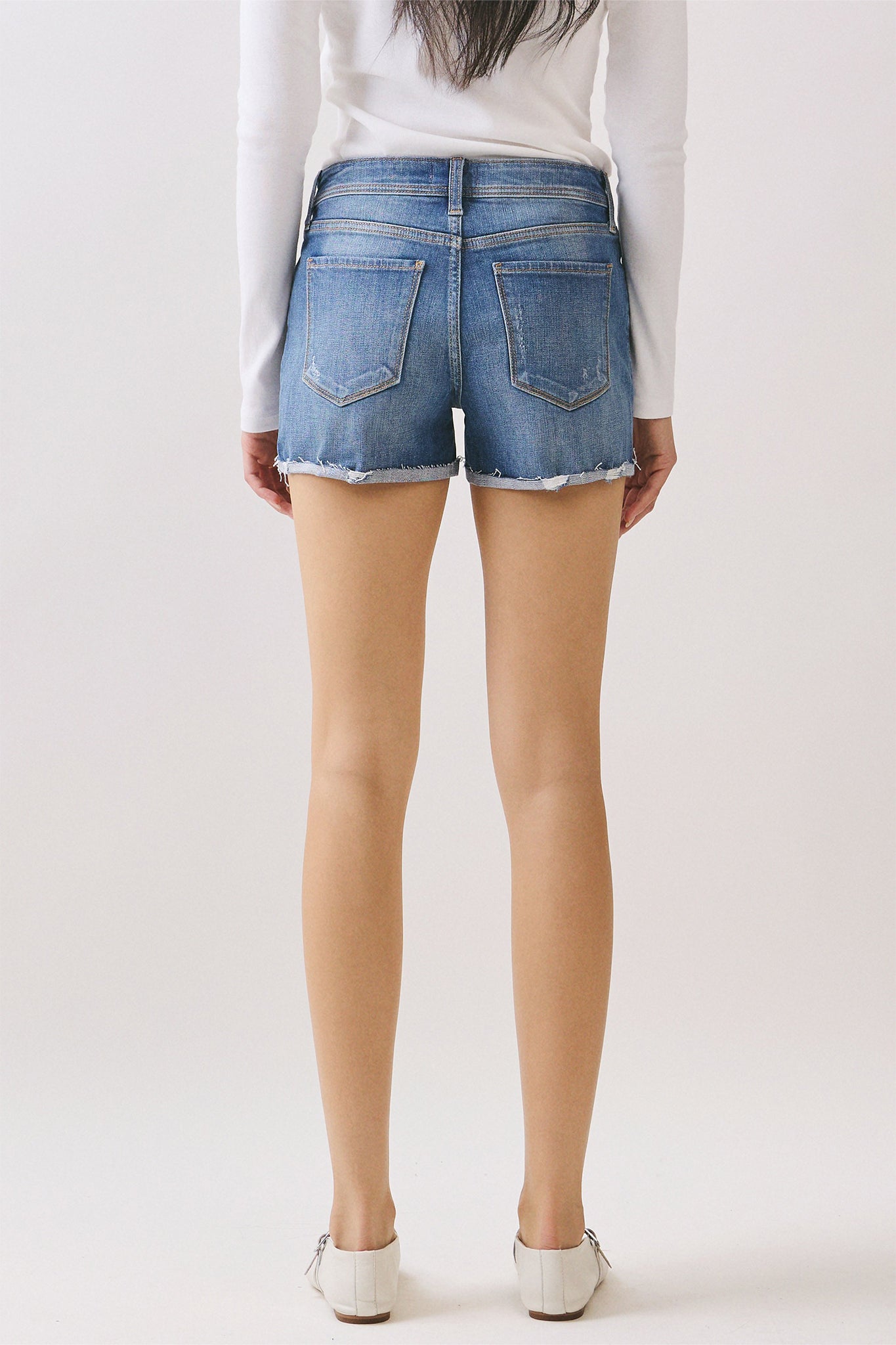 Eunina Kadence Cuffed Short in Loma