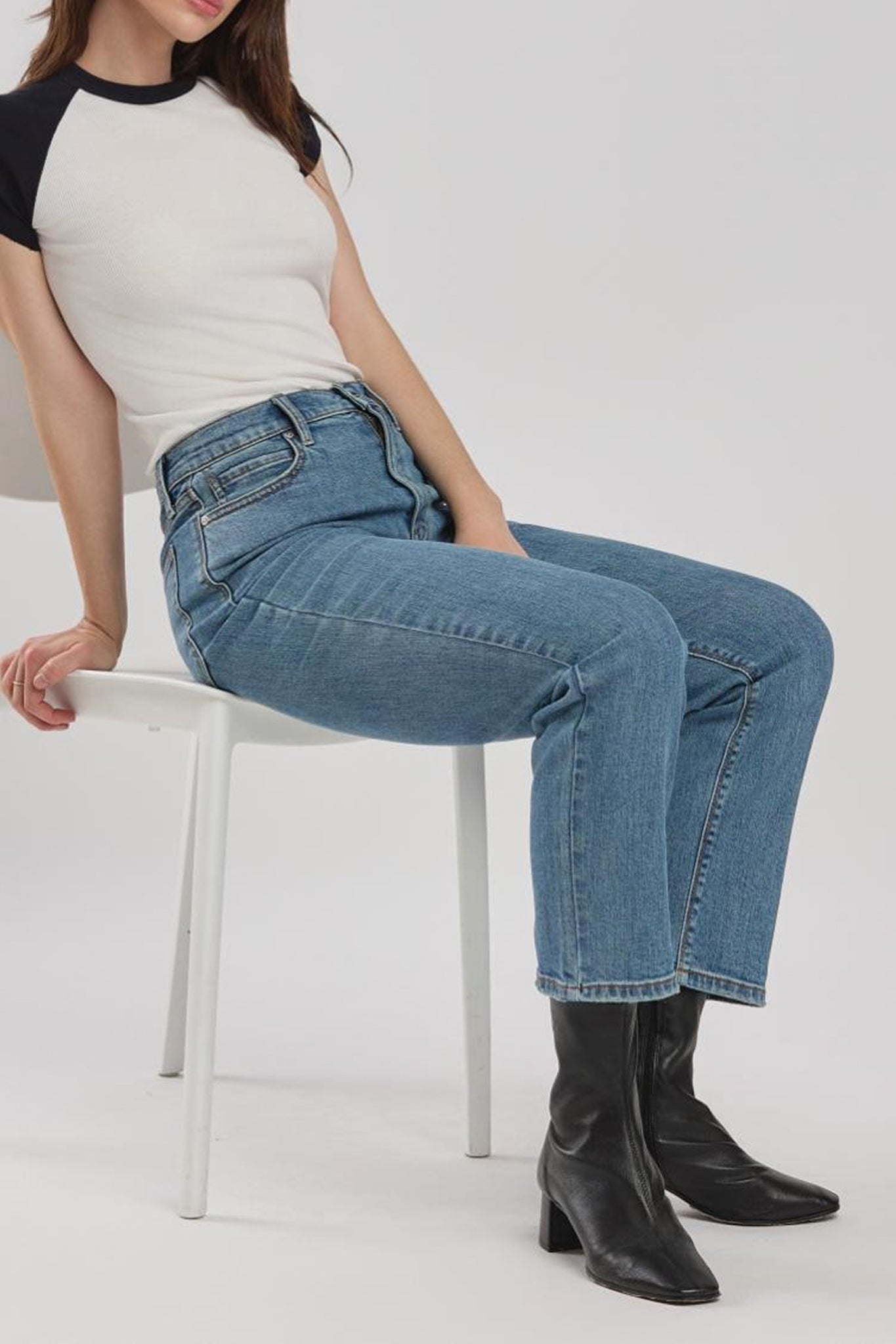 Eunina Olsen Classic Straight Jeans in Prairie