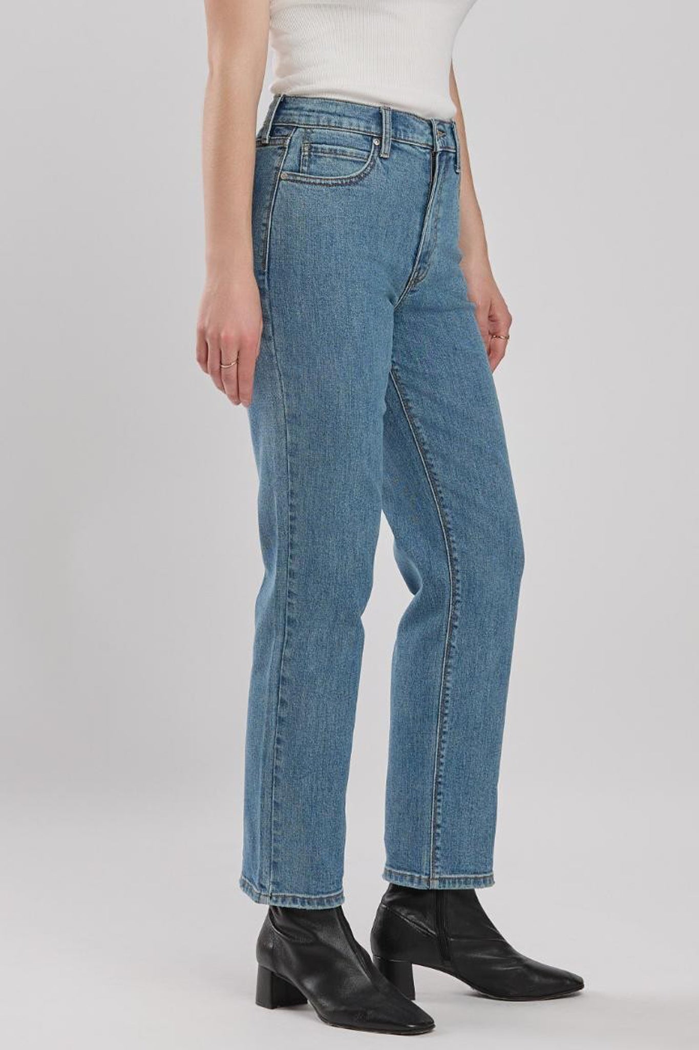 Eunina Olsen Classic Straight Jeans in Prairie