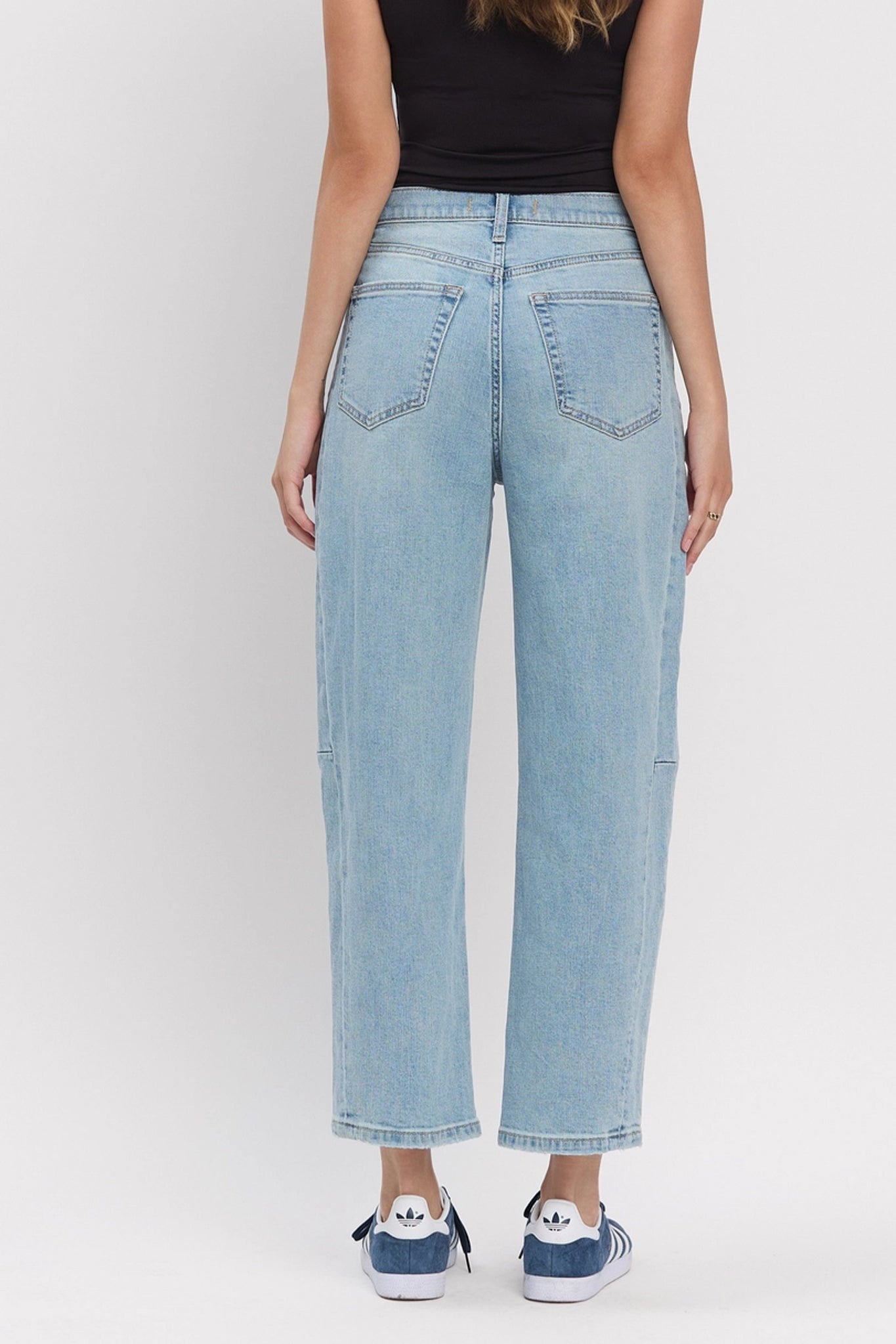 Eunina Tia Arched Leg Jeans in Skyline