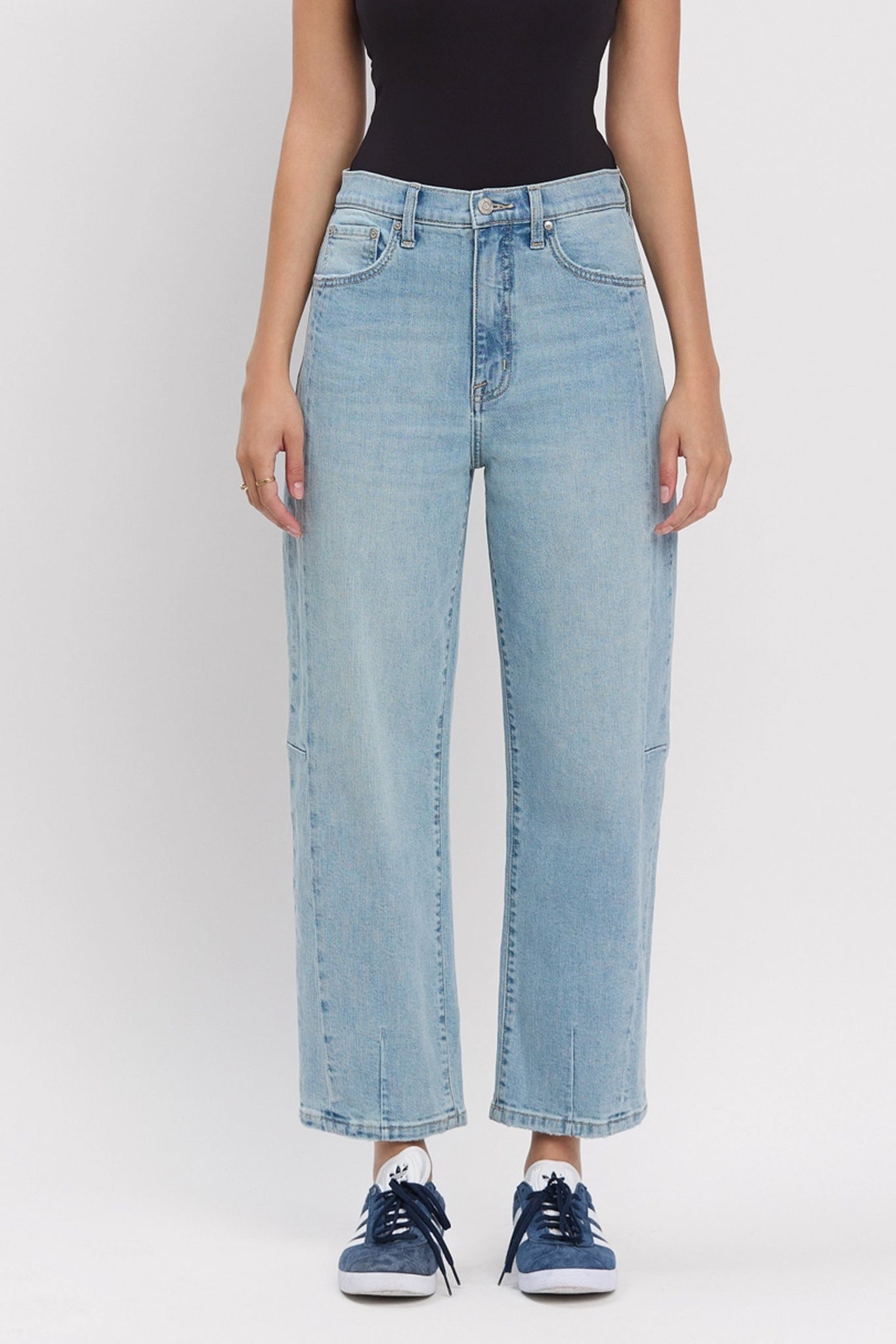 Eunina Tia Arched Leg Jeans in Skyline