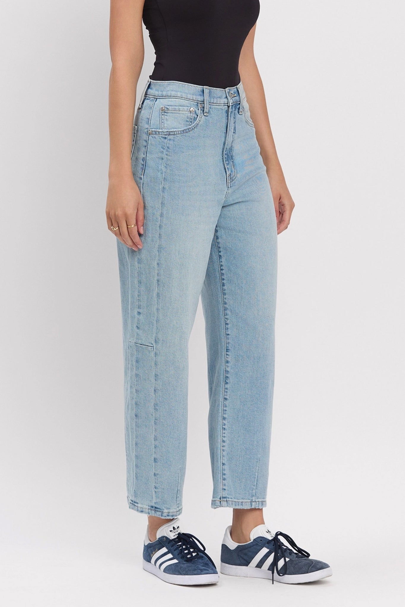 Eunina Tia Arched Leg Jeans in Skyline