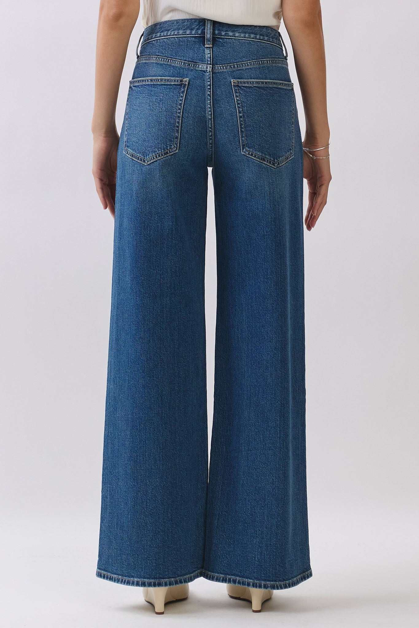 Eunina Andria Pleated Wide Leg Jeans in Blue Mesa
