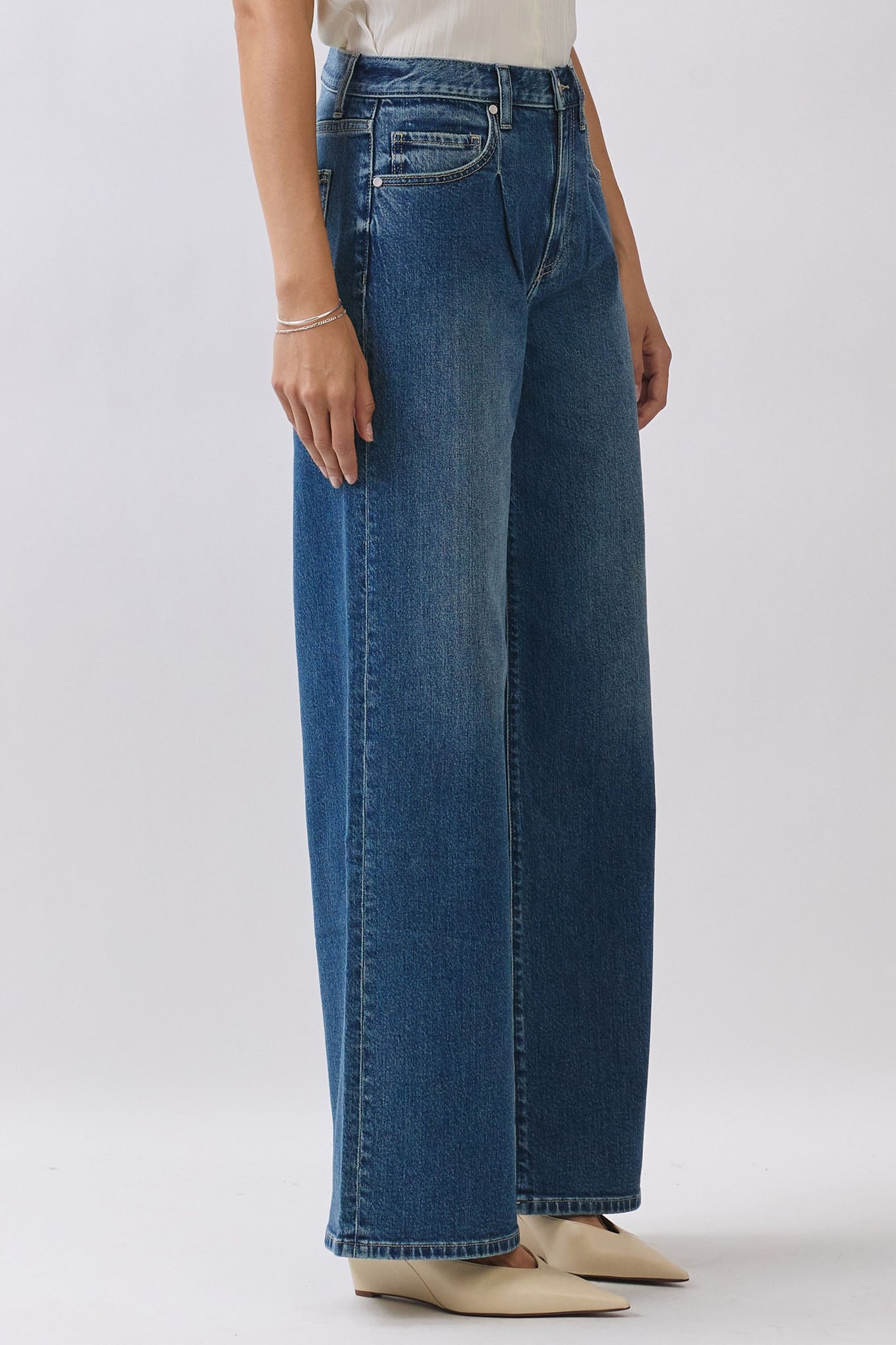 Eunina Andria Pleated Wide Leg Jeans in Blue Mesa