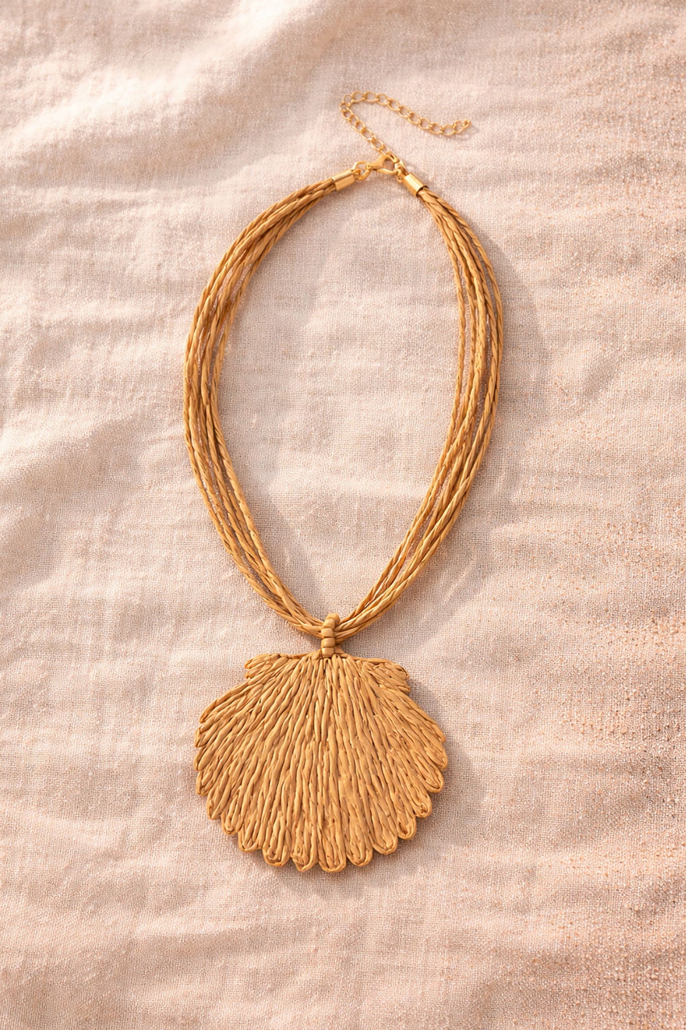 Golden Shore Raffia Shell Necklace in Light Brown