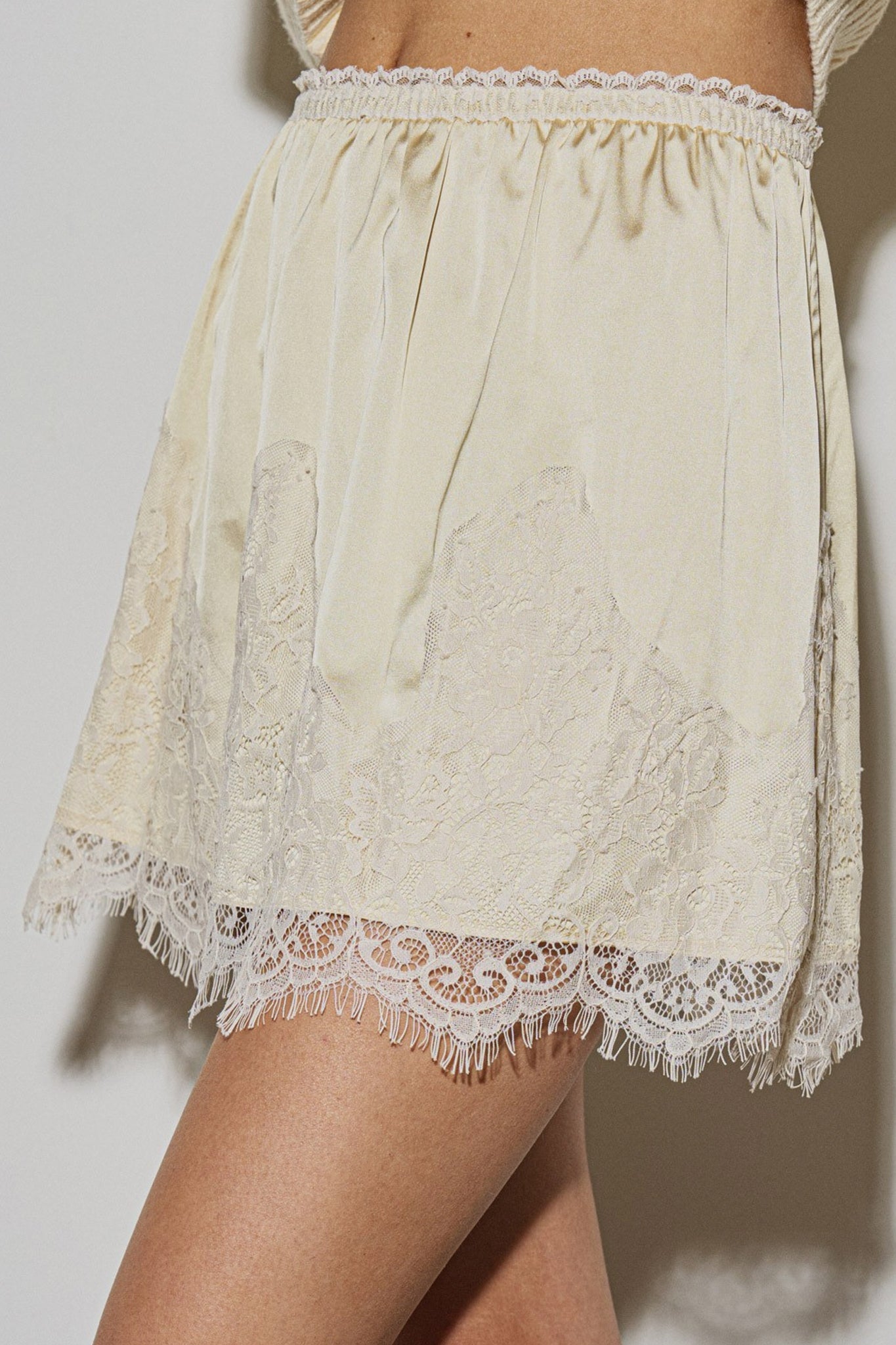 Lace Trim Mini Skirt