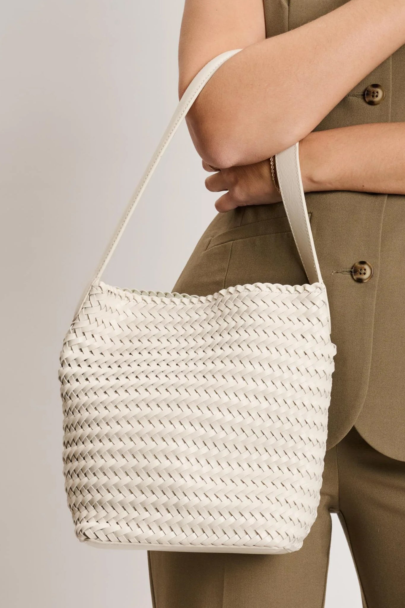 Marina Bucket Tote in Oatmilk